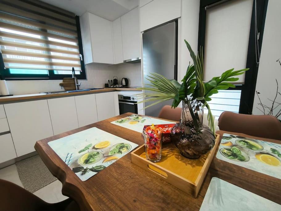 Floral Home 2 - 1St Floor Apt With Private Parking! Athens Exterior photo